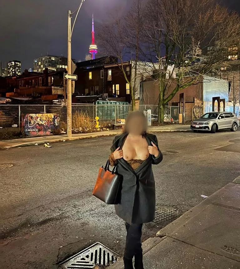 New year - same me. Say hi to my freezing tits! posted by ggrosebee