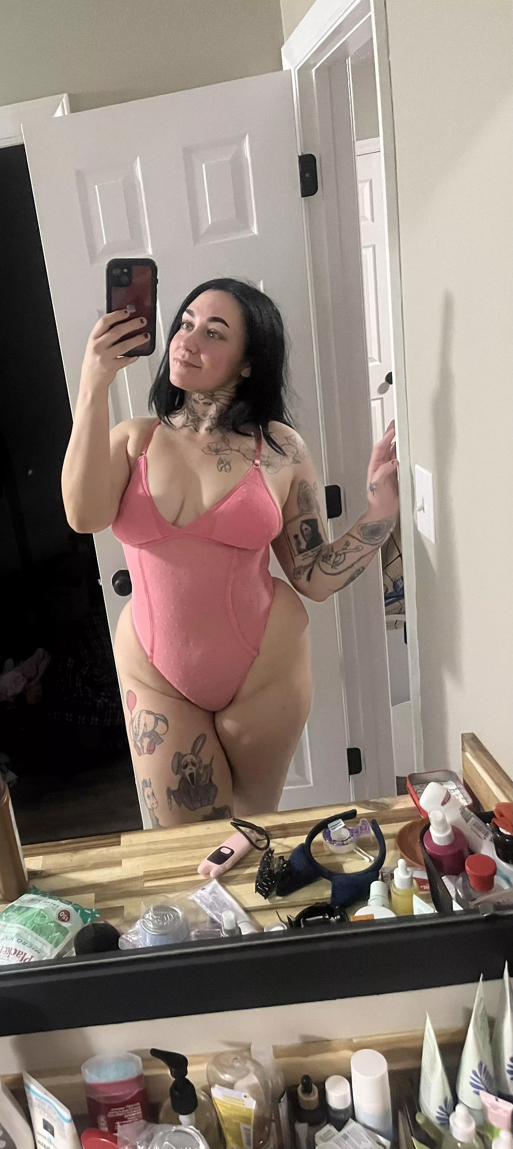 No creative caption, just horny posted by whoreofhorror666