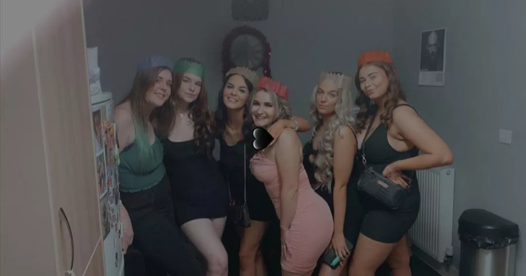 One me, who's making you cum? [6] posted by mickiejames04