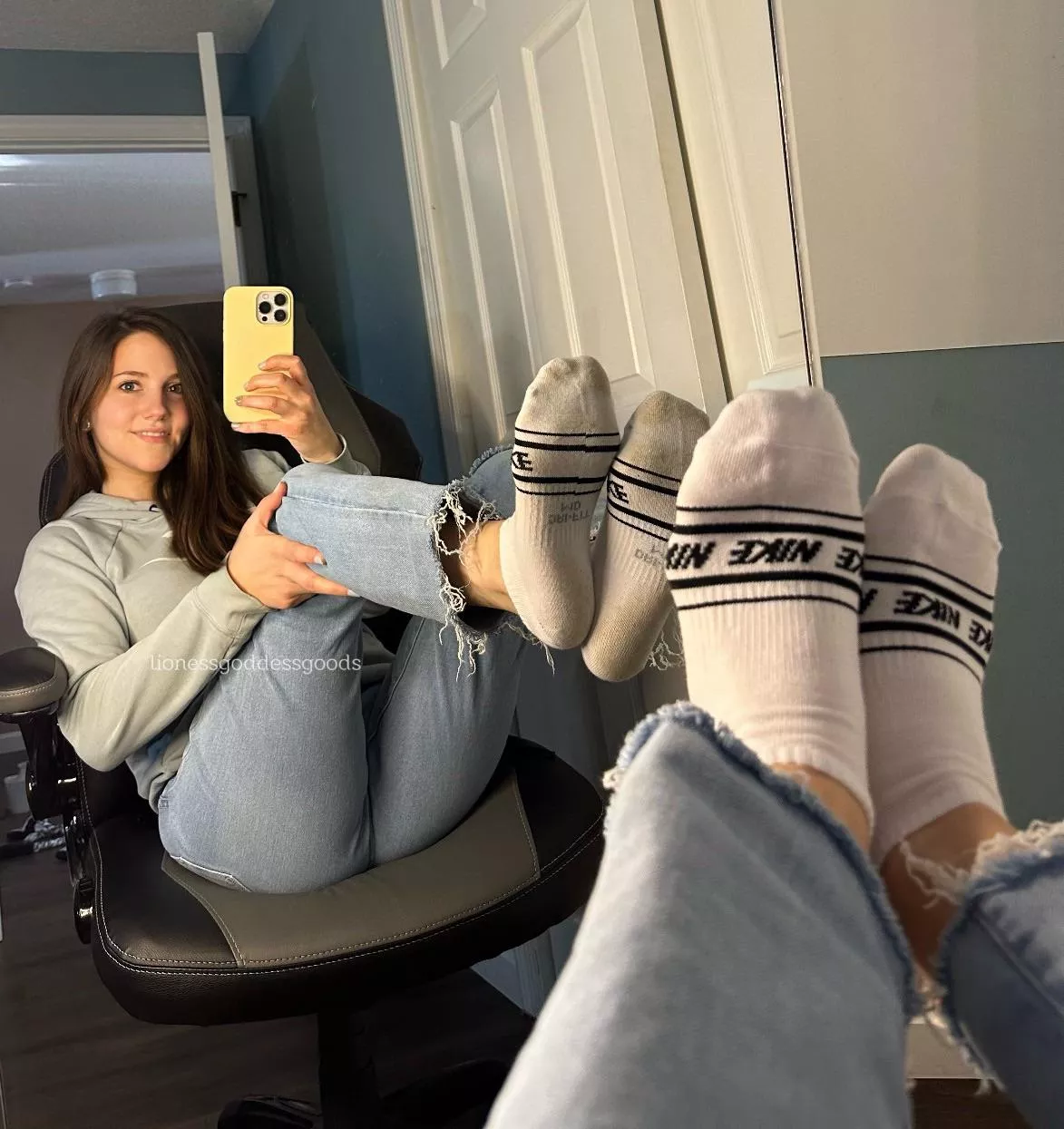 [Selling] How hard does the sight of my socks get you. Menu & drawer pinned. Free shipping, tracking #, pow photo included posted by LionessGoddessGoods