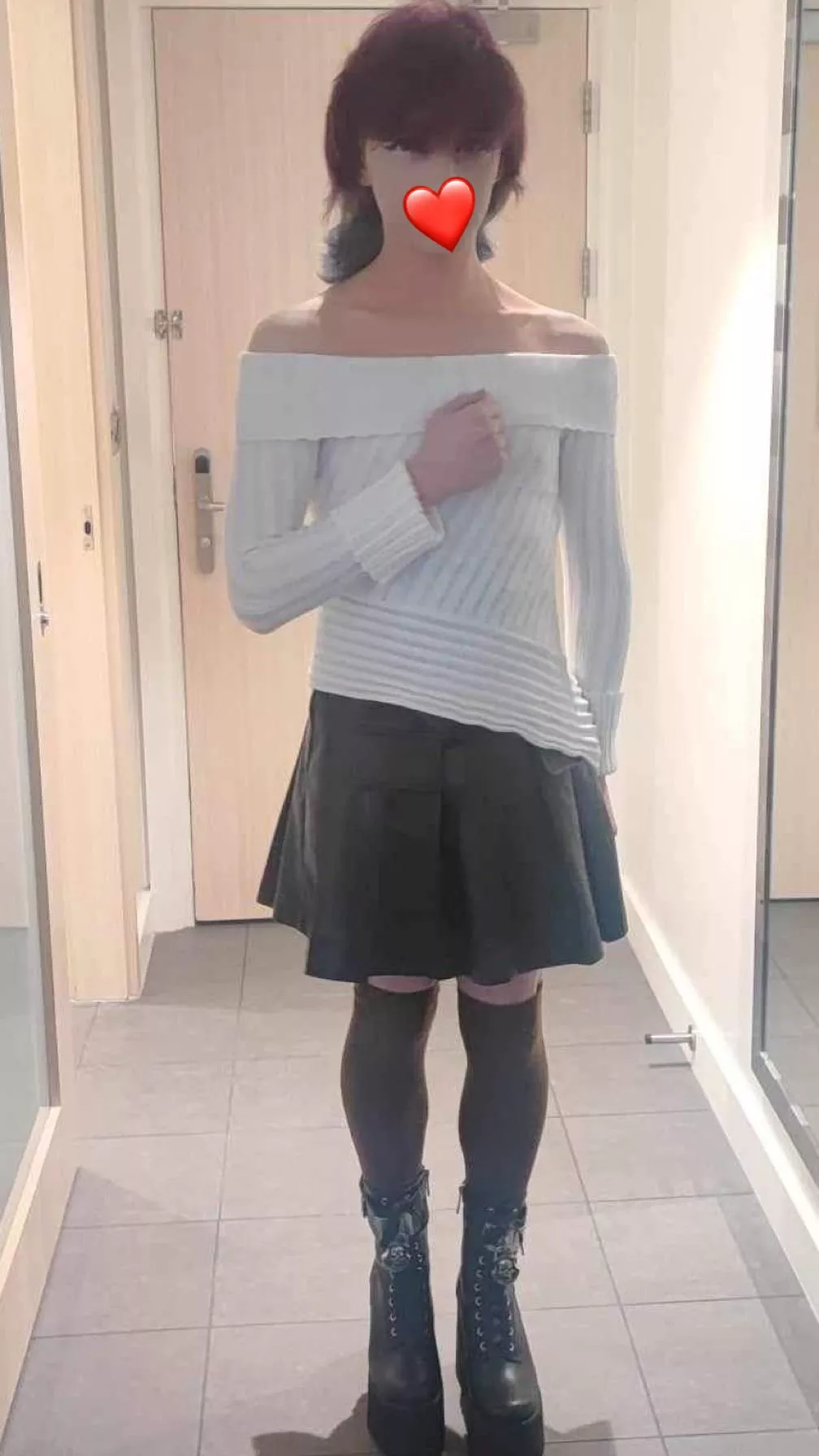 Shoulder-less tops are my new best friend x 🖤 what cha think ❤️ posted by AdCrafty3864