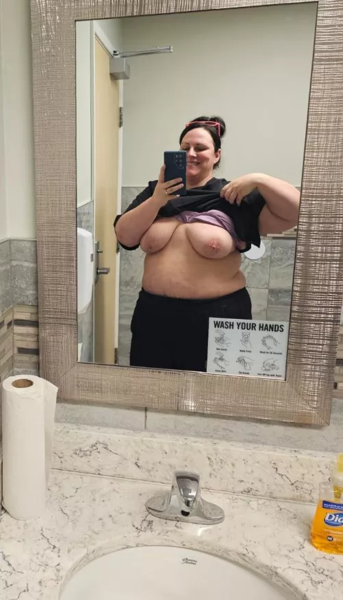 Snuck off at work, feeling naughty again! by Naughtybynature3333