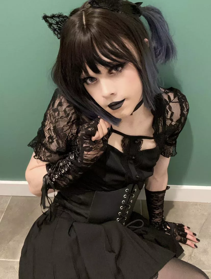 The manly urge to do your makeup and wear a skirt and paint your nails🖤 posted by Dry-Apple2493