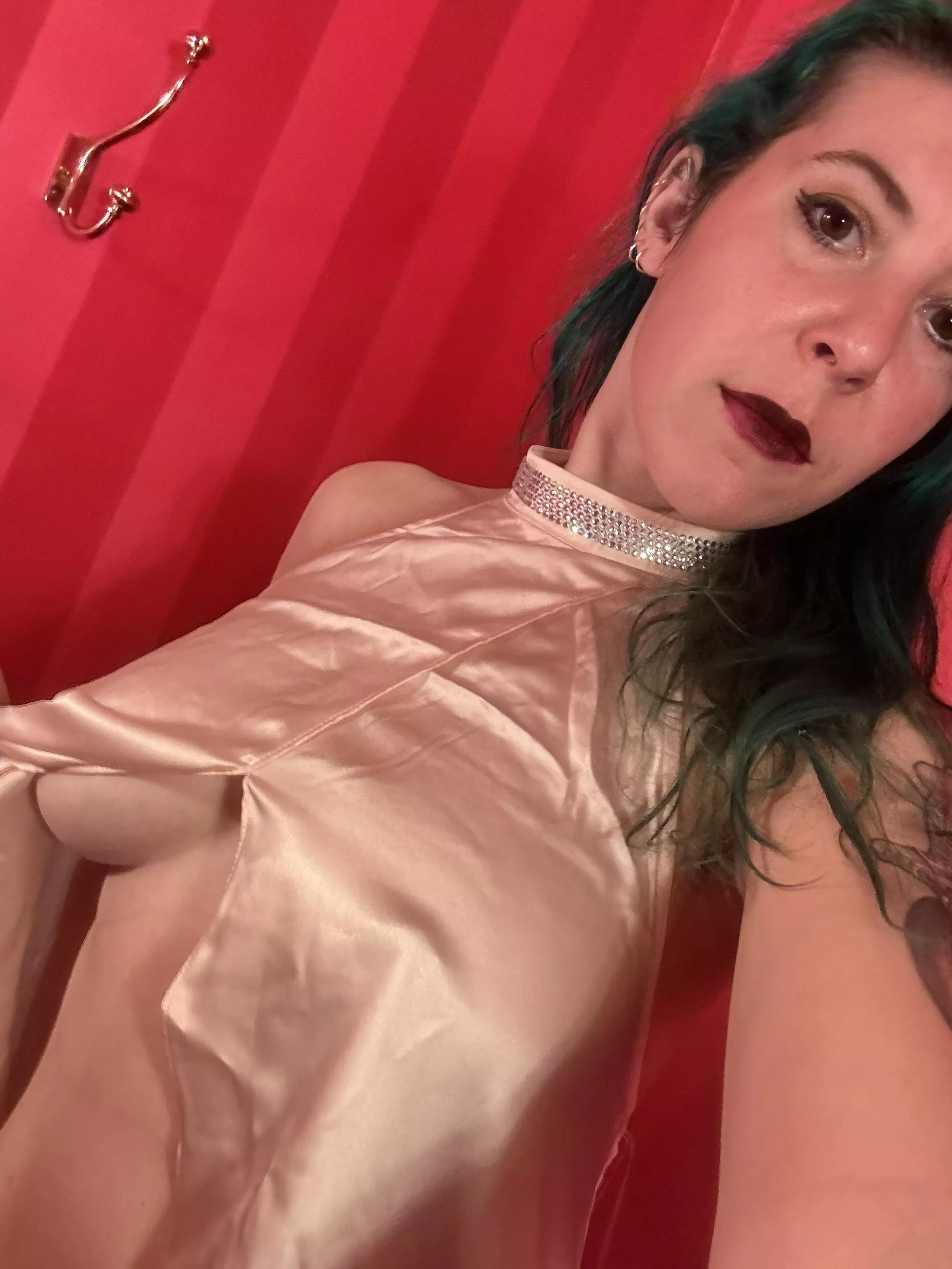 The perfect underboob posted by sirenskiss3