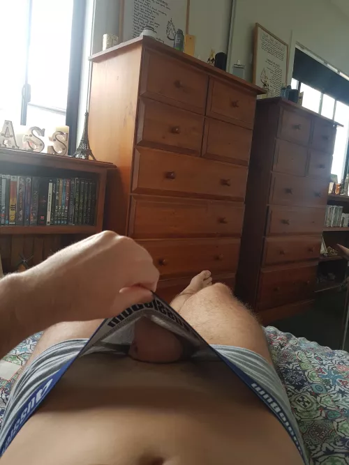 Who wants a peak? by Archerussy