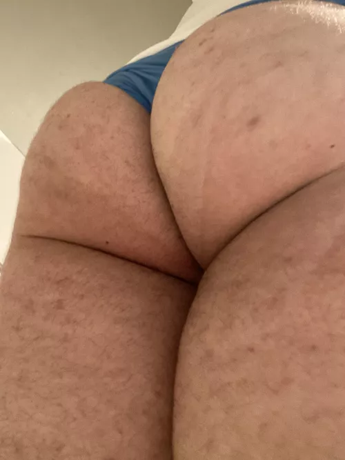 who’s looking to pound it by ThickParking5939