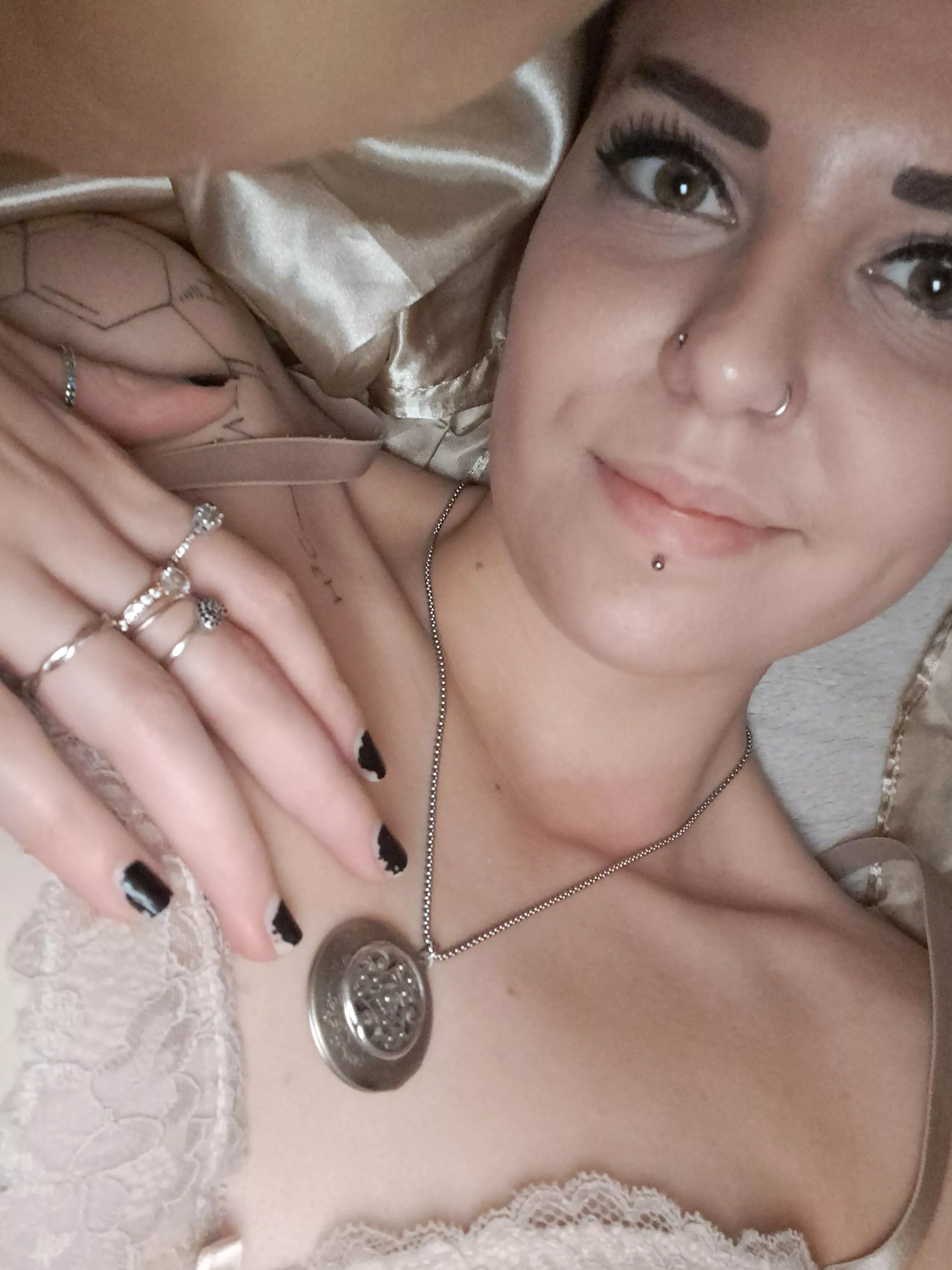 Wish me a gn and let a little bit of cum on my lips posted by Lipstick_lovere