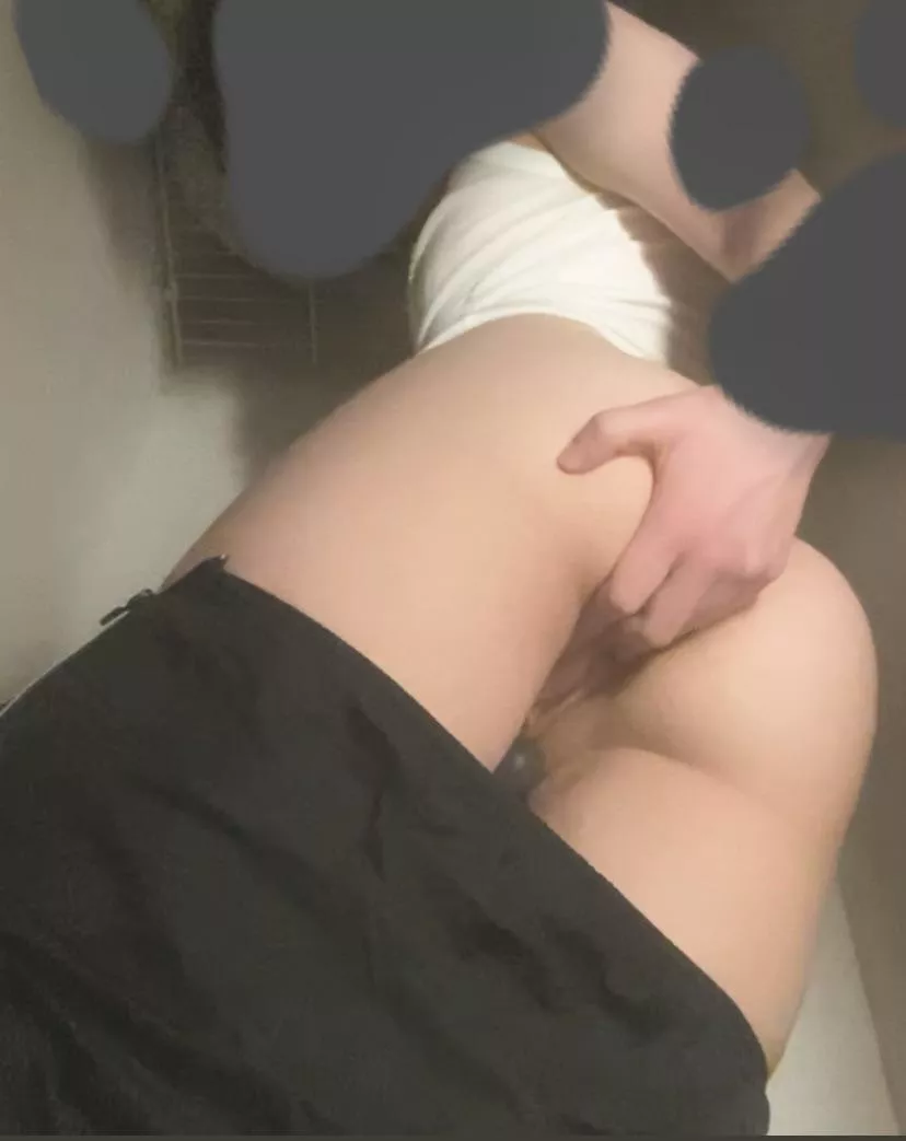 you taking me in the closet or the bathroom? posted by Kettno