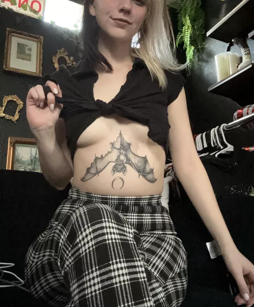 Best boob is a lil underboob by sugarandcyanidee