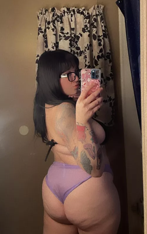 bust on my ass ? by helllraz0r