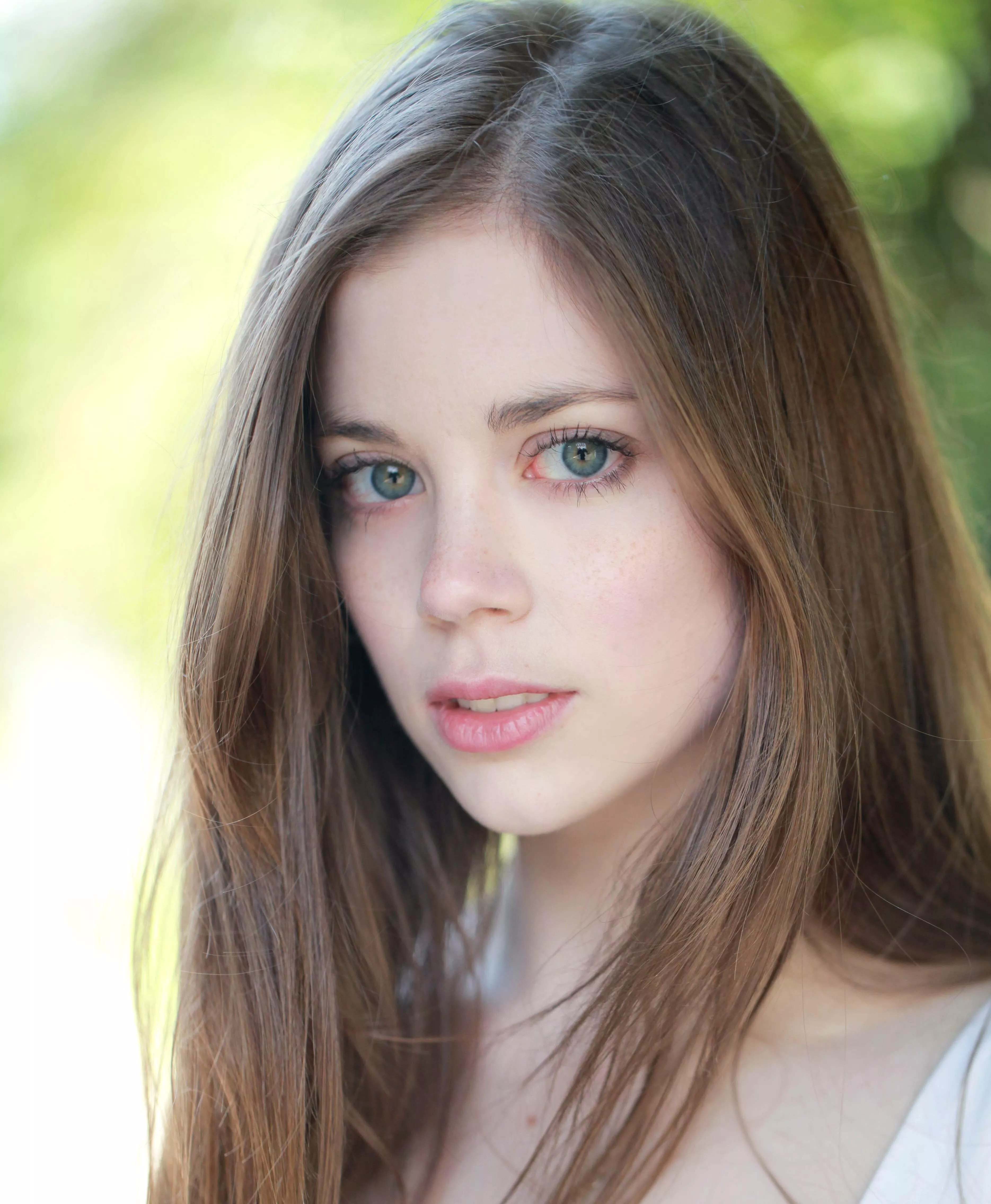Charlotte Hope posted by qwer5r