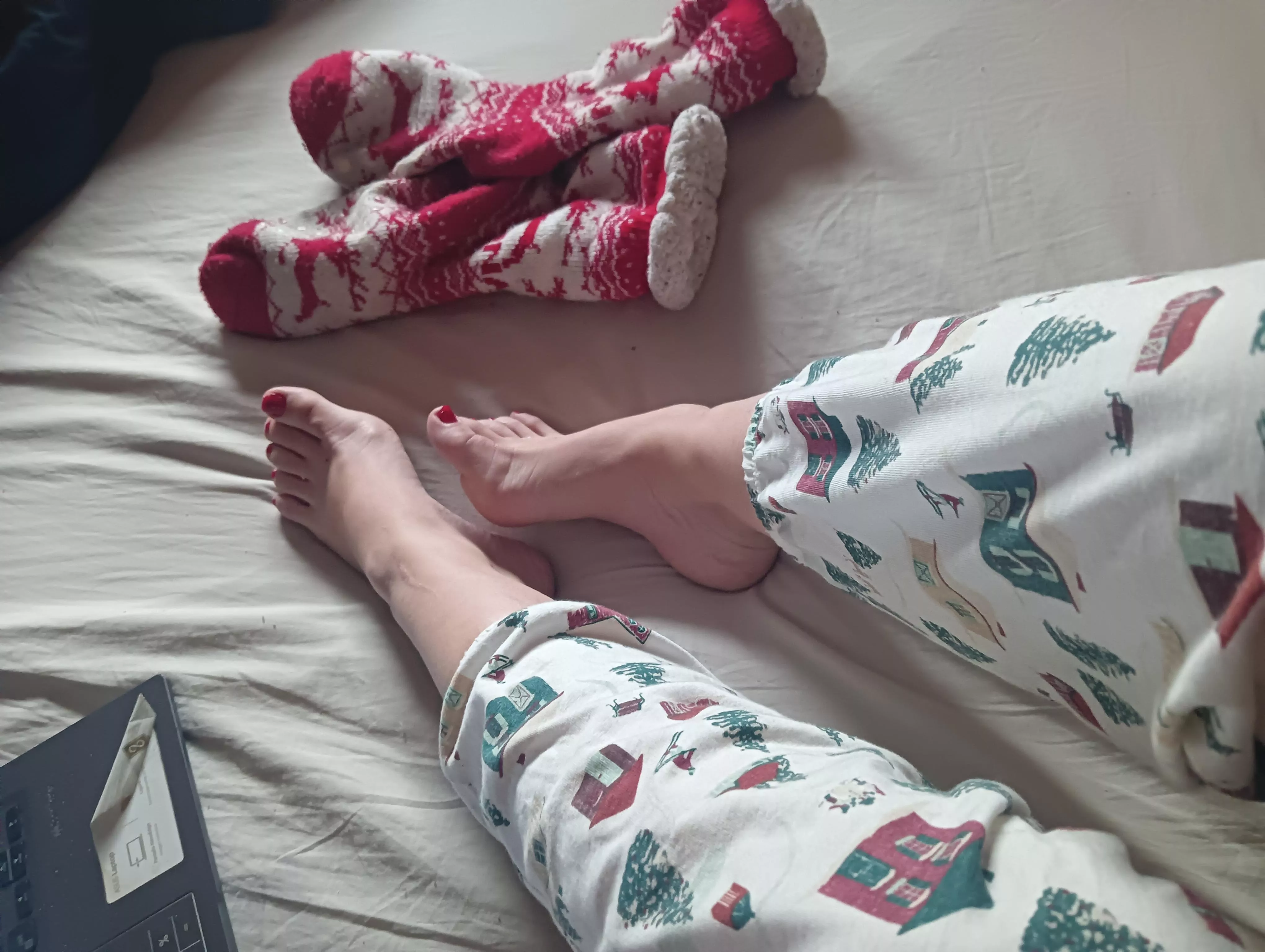 Do my feet look cozy? posted by Lovely_AliceG