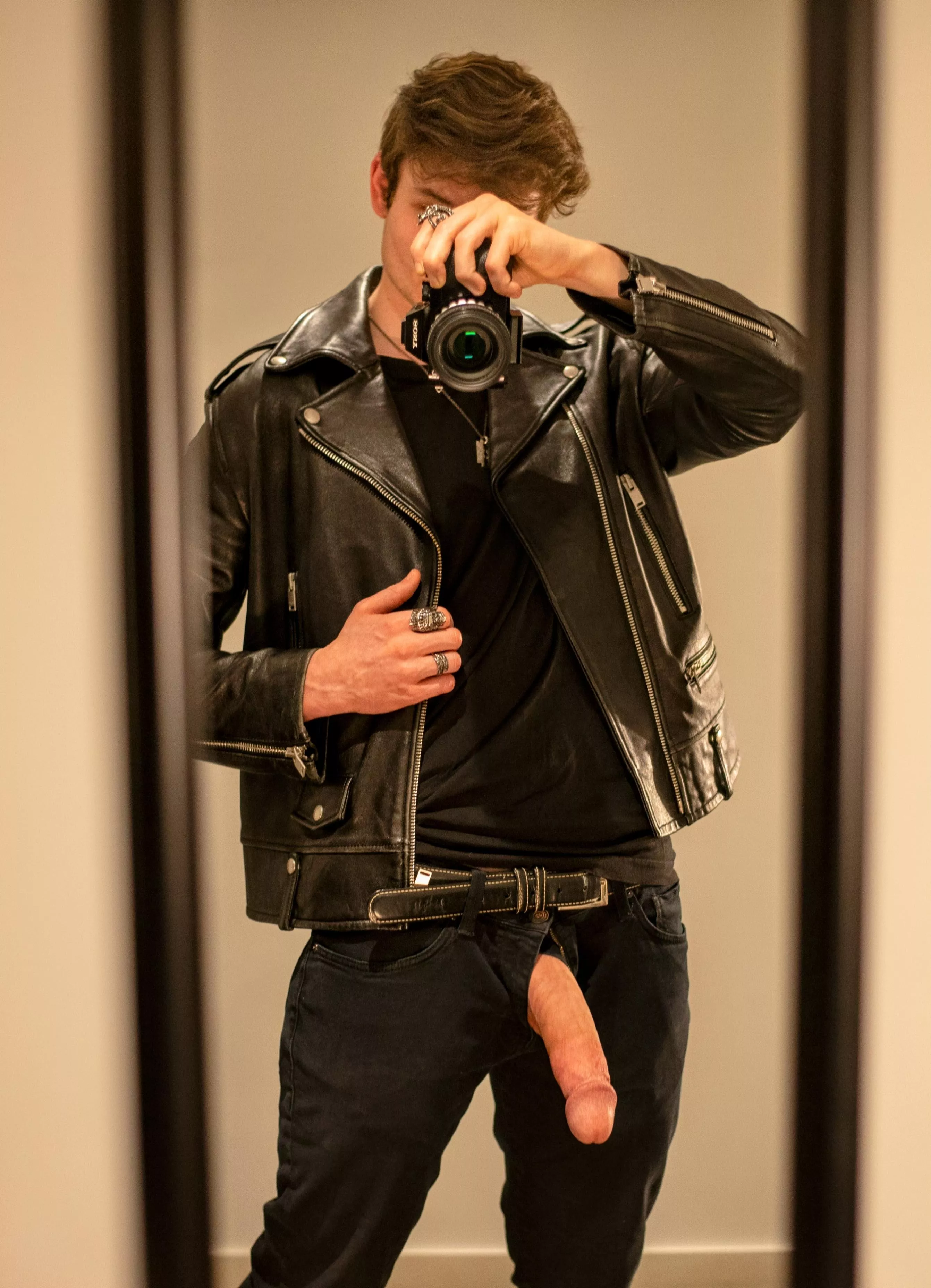 Do you think it tastes as good as it looks? 👅🖤 posted by Maple_Cock