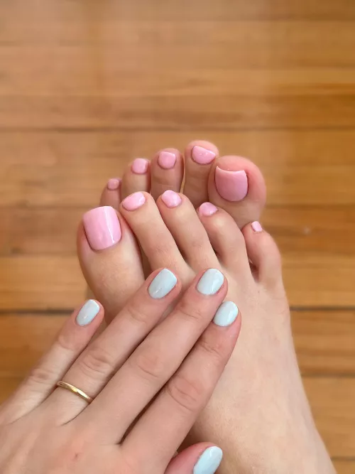 Don’t mind me, I’ll just be over here admiring my toenails…🥰 by janec00k08