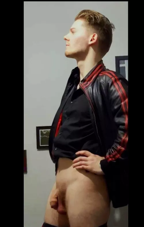 First time ever posting a nude, my mate took this photo of me to share. What'd you think? by Beneficial-Refuse-90