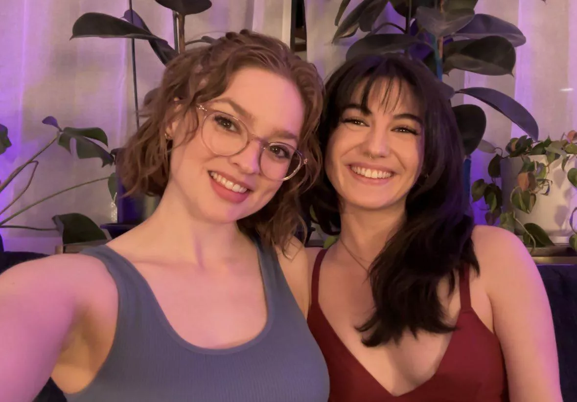 Her or her friend? [2] posted by ThornsOfLust