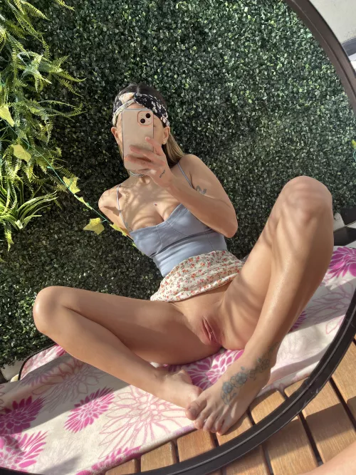 I desperately need a cock by balleerrr