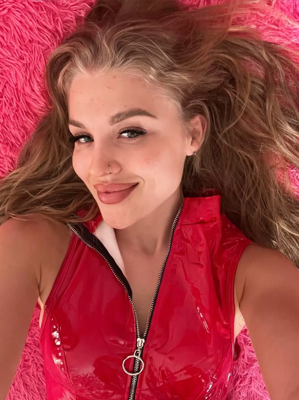 i look hot in a shiny clothes posted by Lucky_Restaurant_610