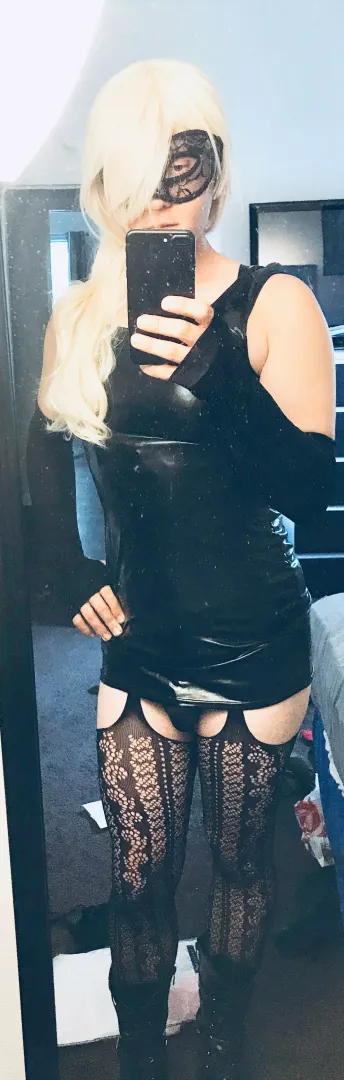 I really enjoy talking to people about my experiences cross dressing… I also enjoy sharing pictures posted by VeronicaEclipse