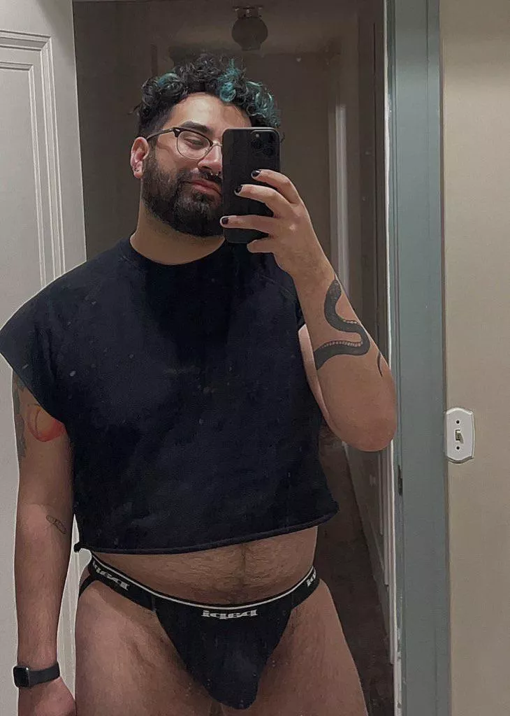 Ignore the dirty mirror 😘 posted by NovelThot