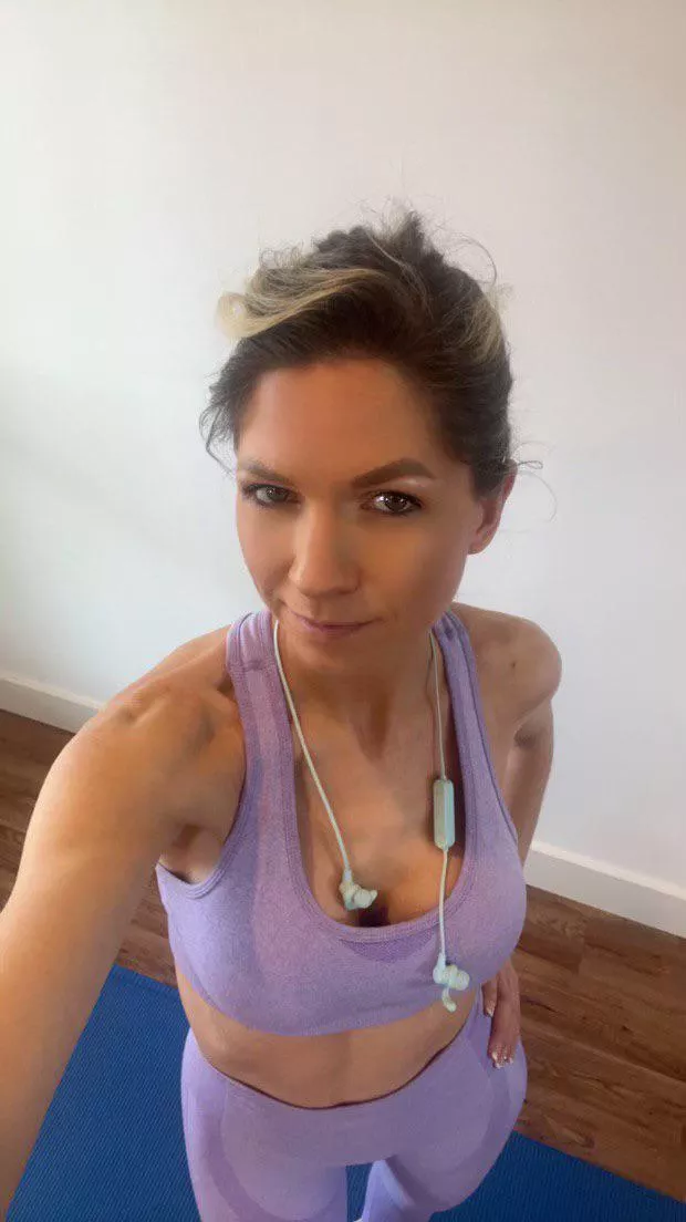 I’m about to head to the gym(f40) posted by Ms_AllyMari