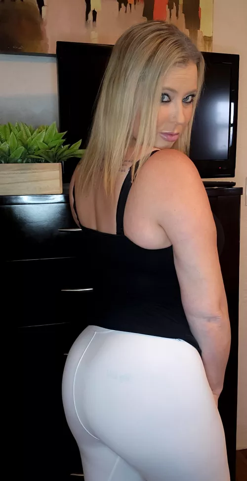 It's my 35th bday next month by alirhoades13