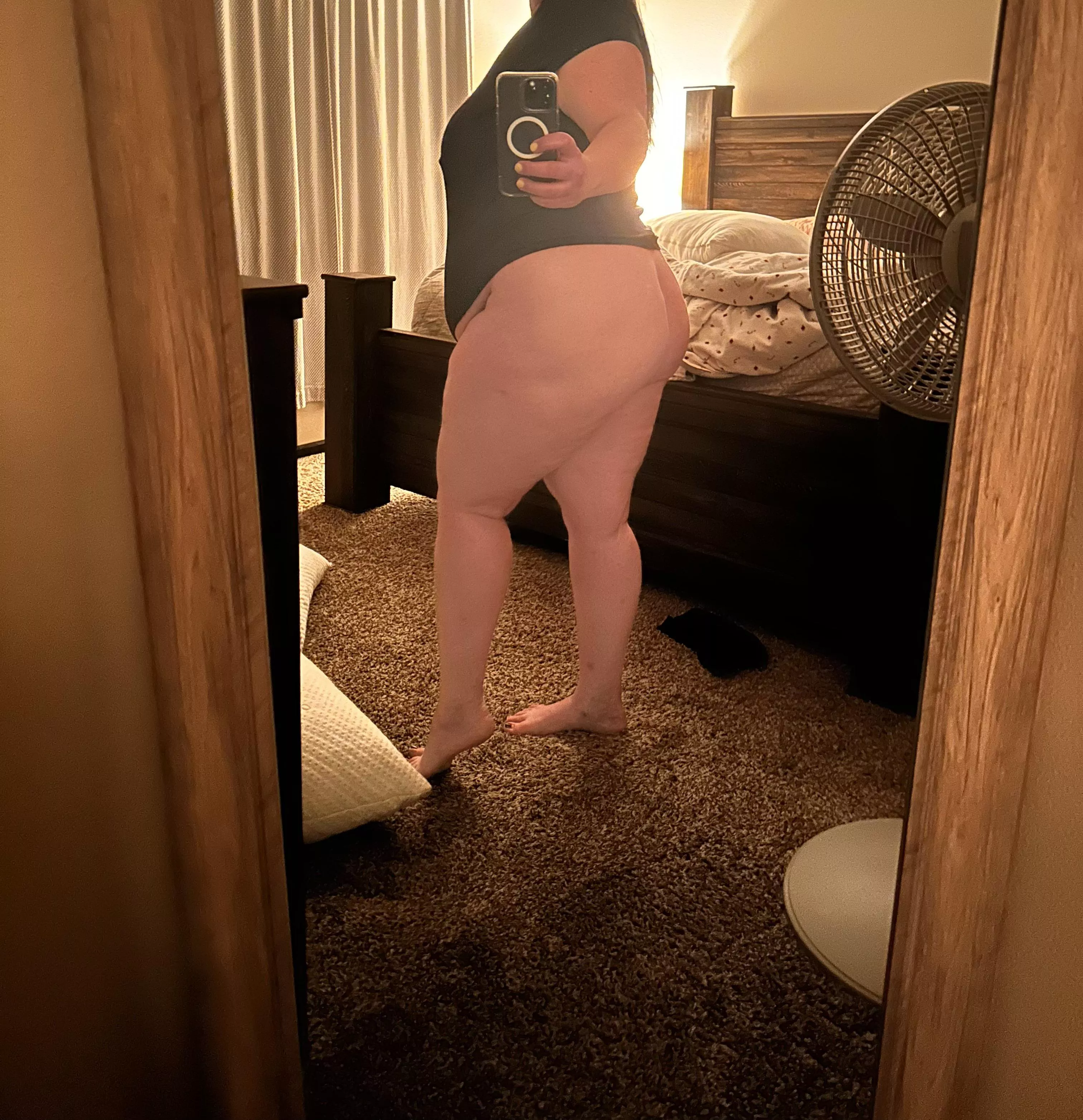 I’ve really been into full body mirror selfies lately 😋😘 posted by boobladyx