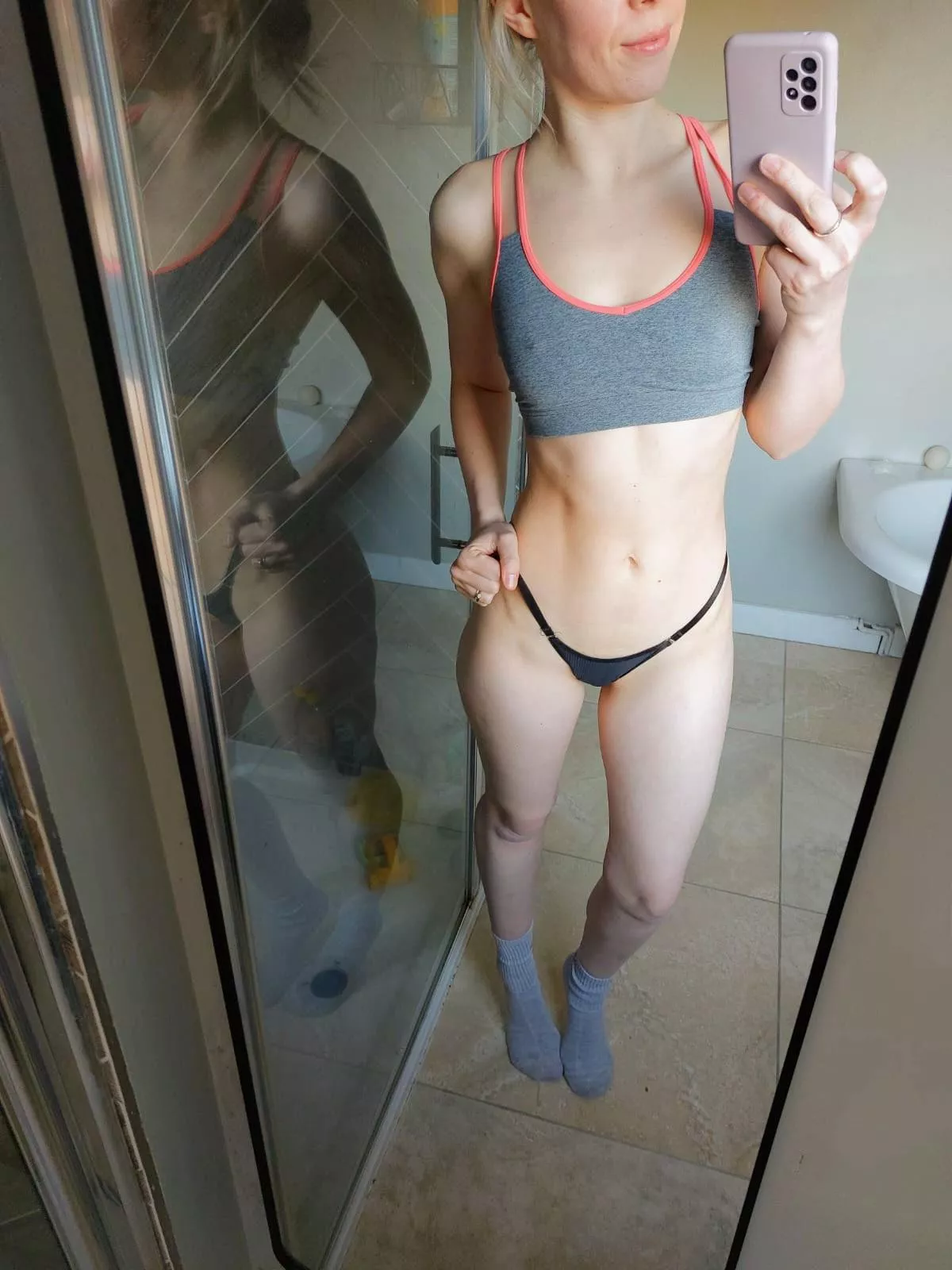 Just finished my workout 💋 posted by Mrsalterego