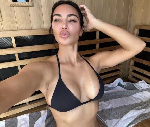 Kim Kardashian by westwingfan5