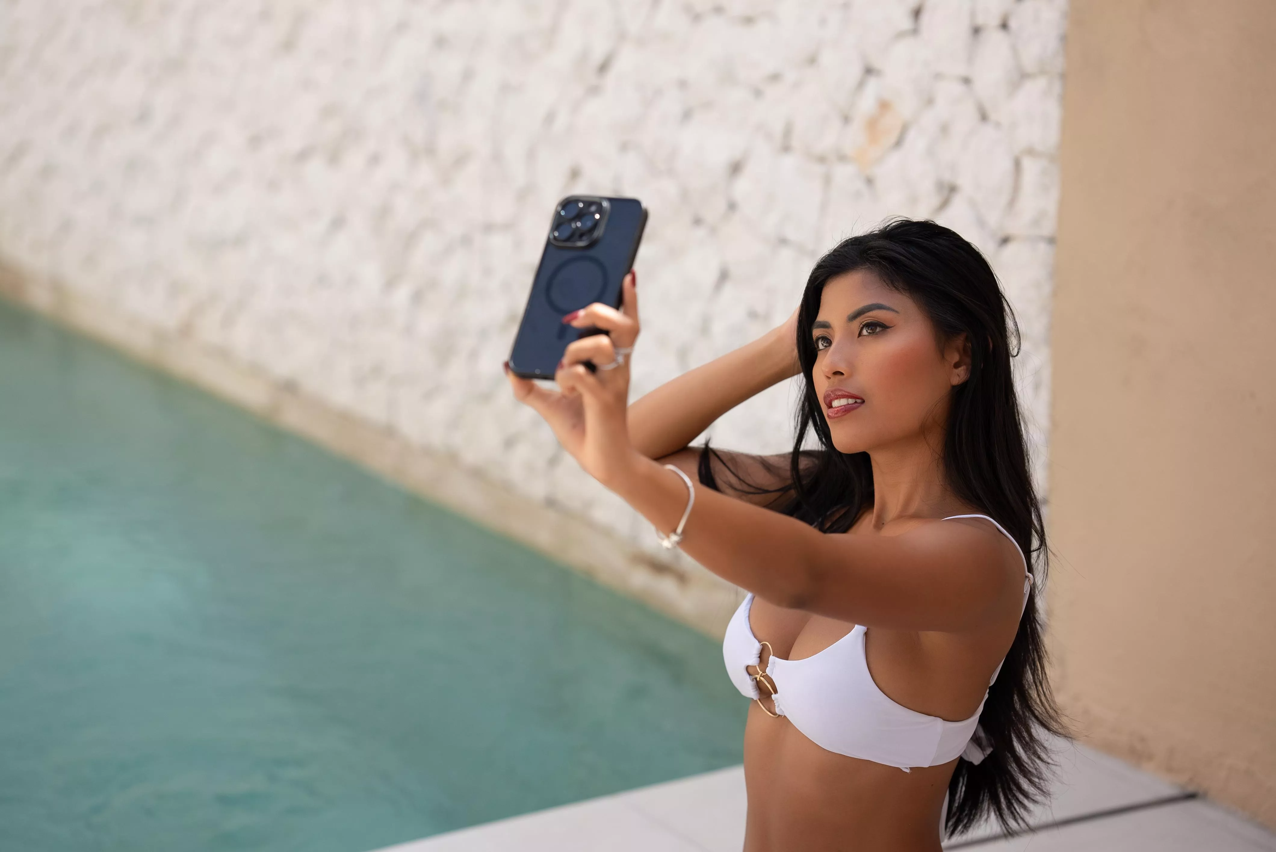 Kinda hoping I would have someone else take a picture of me posted by RoundInternational17