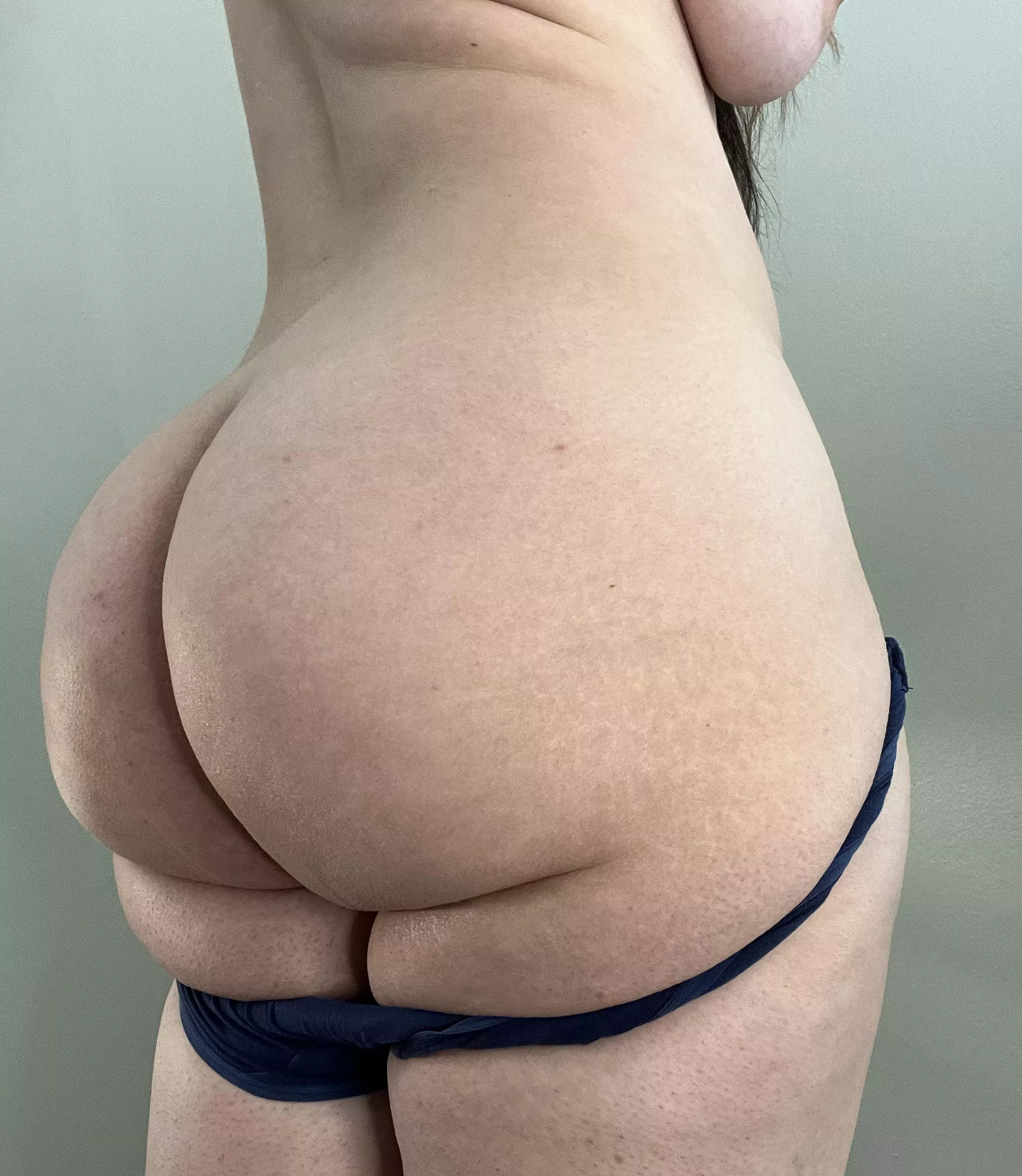 Lots of junk in tha trunk posted by luna-jane