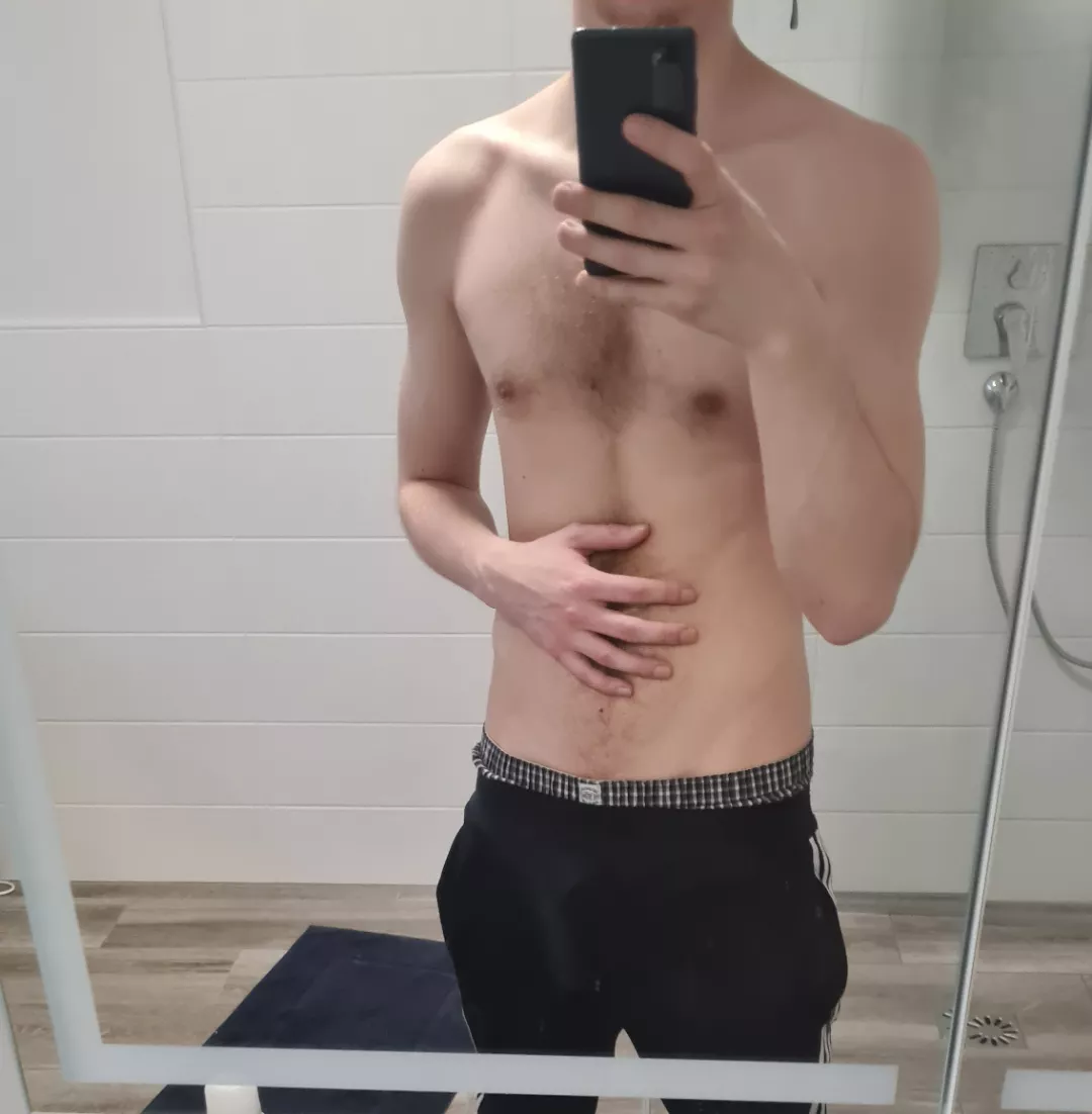 M23 hilft dir beim ausziehen posted by Usual-District8299