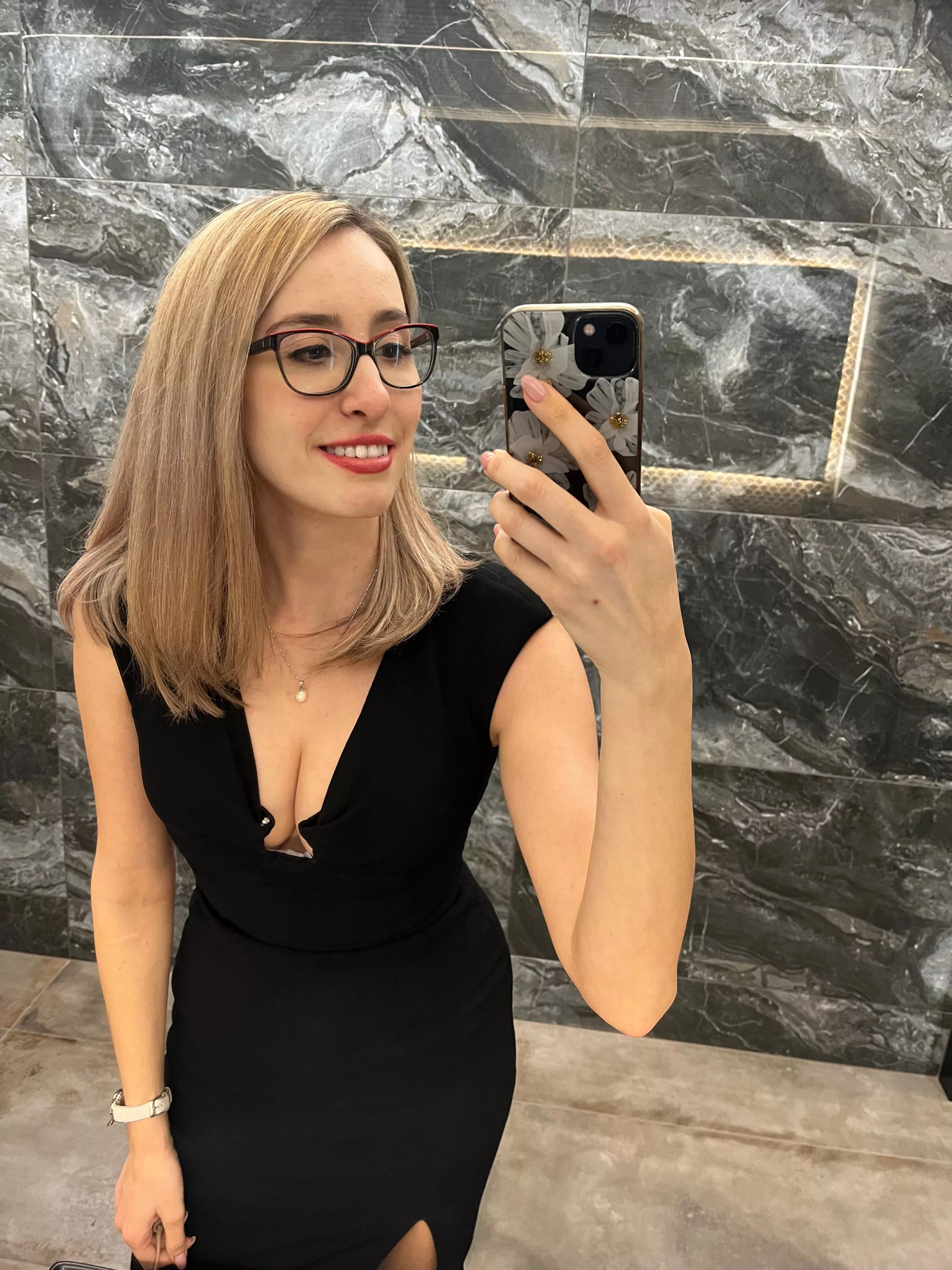 PhD student, sexcoach and manager, nice to meet you :) posted by Sexcoach_Katherine