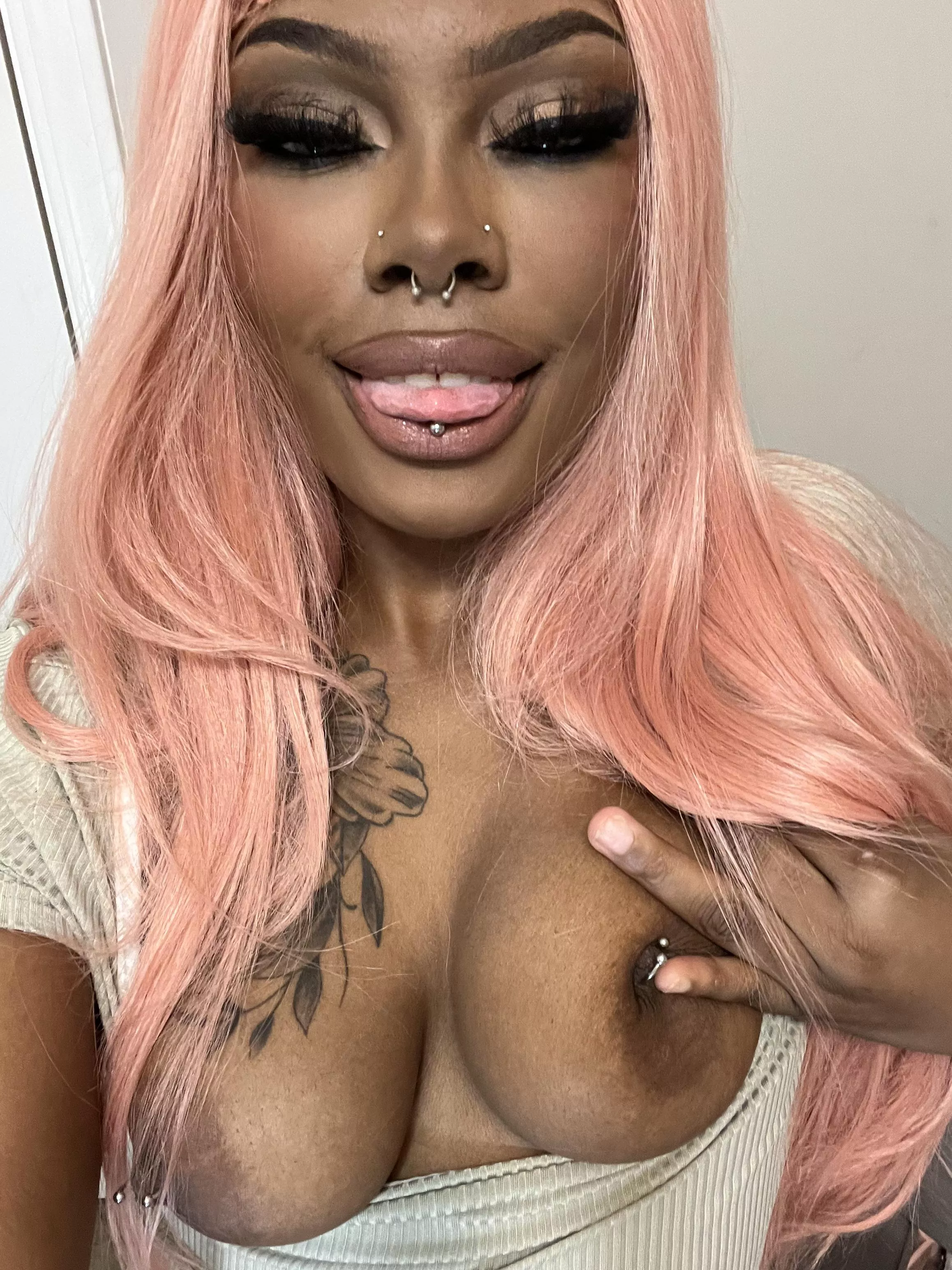 Pink hair moist pink pussy posted by Stormjones999