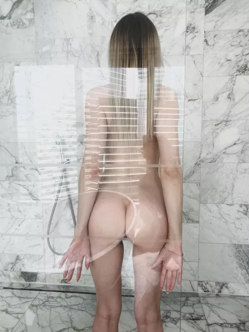 press me to this glass by hotangelYu