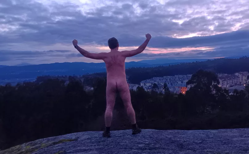 Urban nudism. Sunset hunter, winter time. by nudebodytime