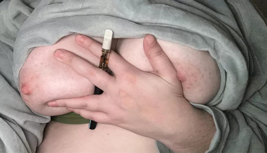 What are you sucking on first? (F) by FlirtyPancakes17