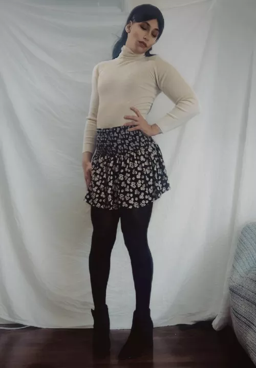 🥰 Who wants to help me pick my work from home outfit for tomorrow? by lexiifloresxo