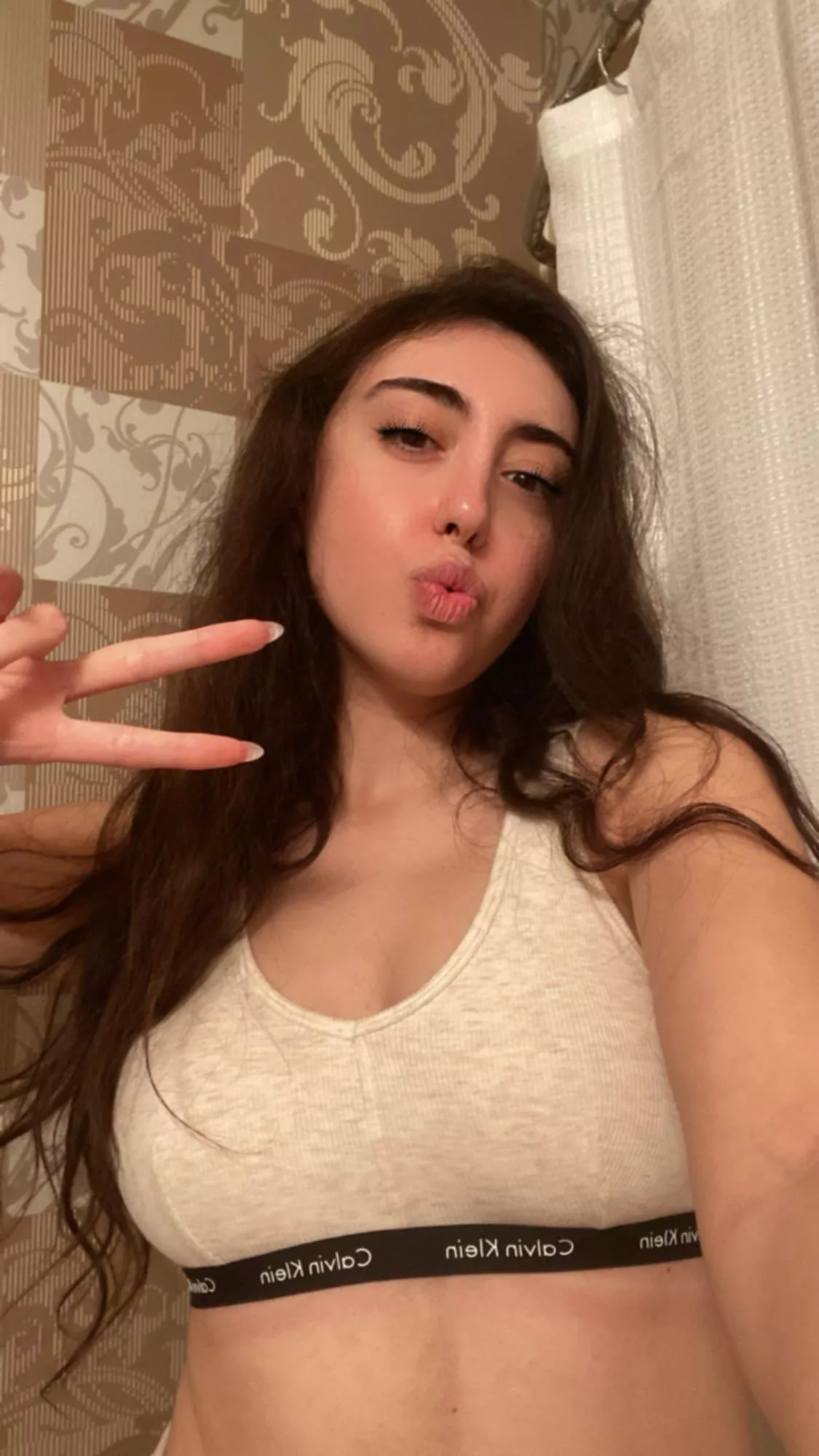 women in crop tops are everything posted by armenianfairy