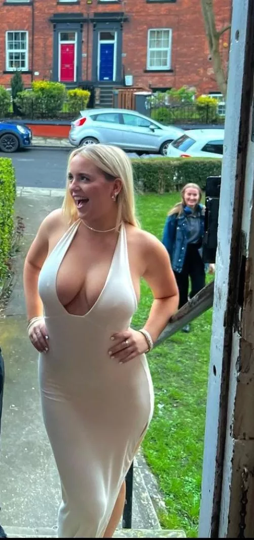 Alot of cleavage too by ponexiy