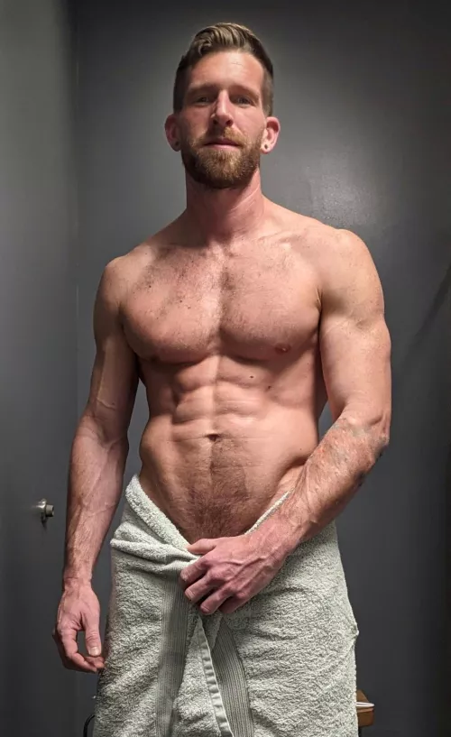 Any volunteers to help me with my towel reveal? by Hey_there_itsme