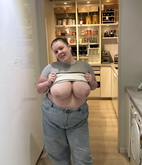 Cheeky one in ikea, I’m so full and need volunteers to empty me 🥵 by Full-Brooke