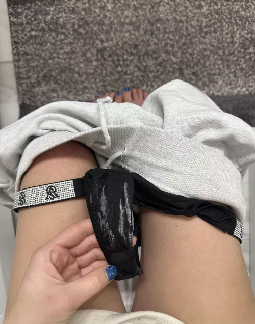 Cleanup on isle between my legs😜 by LionessGoddessGoods