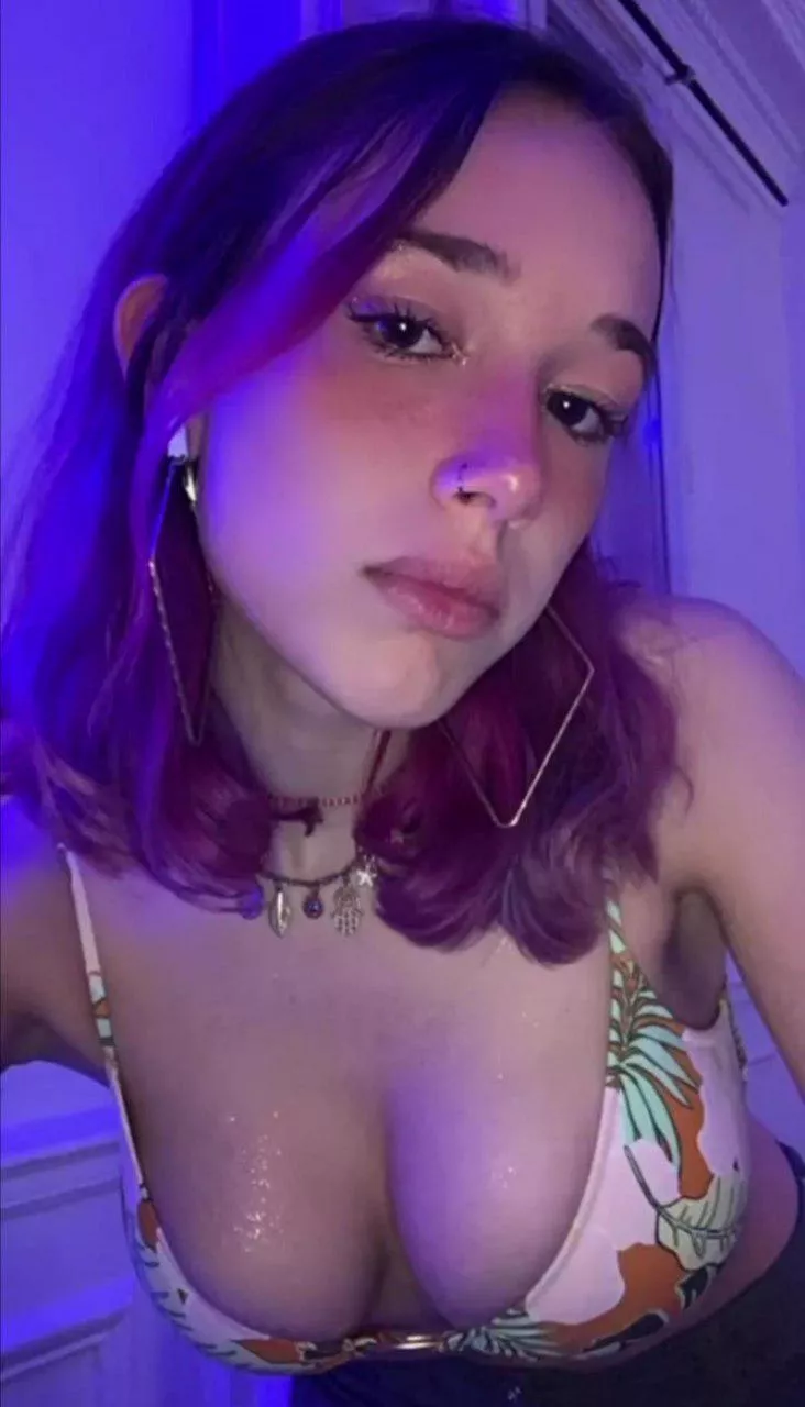 Cutie for u IUTR posted by Horror_Ad_2788