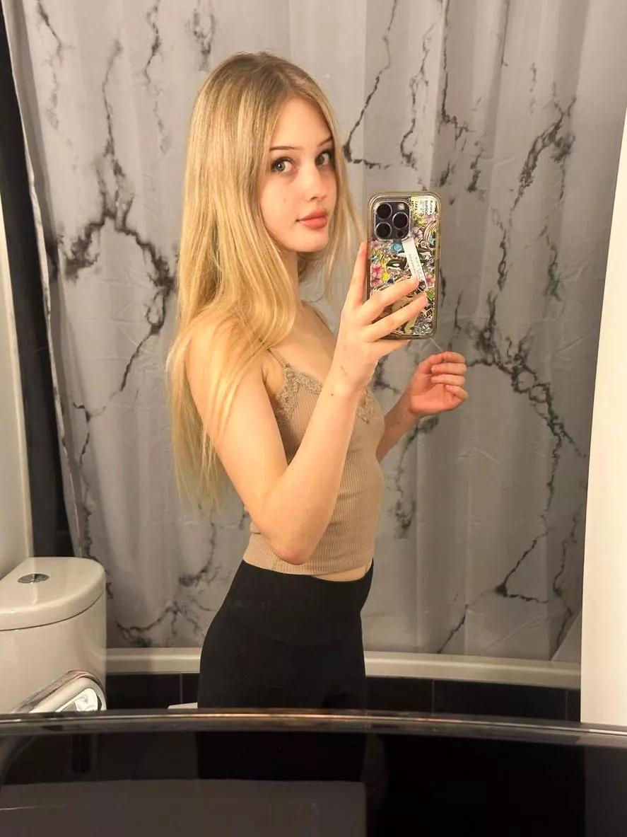 Do you agree that people think I'm too petite to fuck? posted by Sweet-Kissx