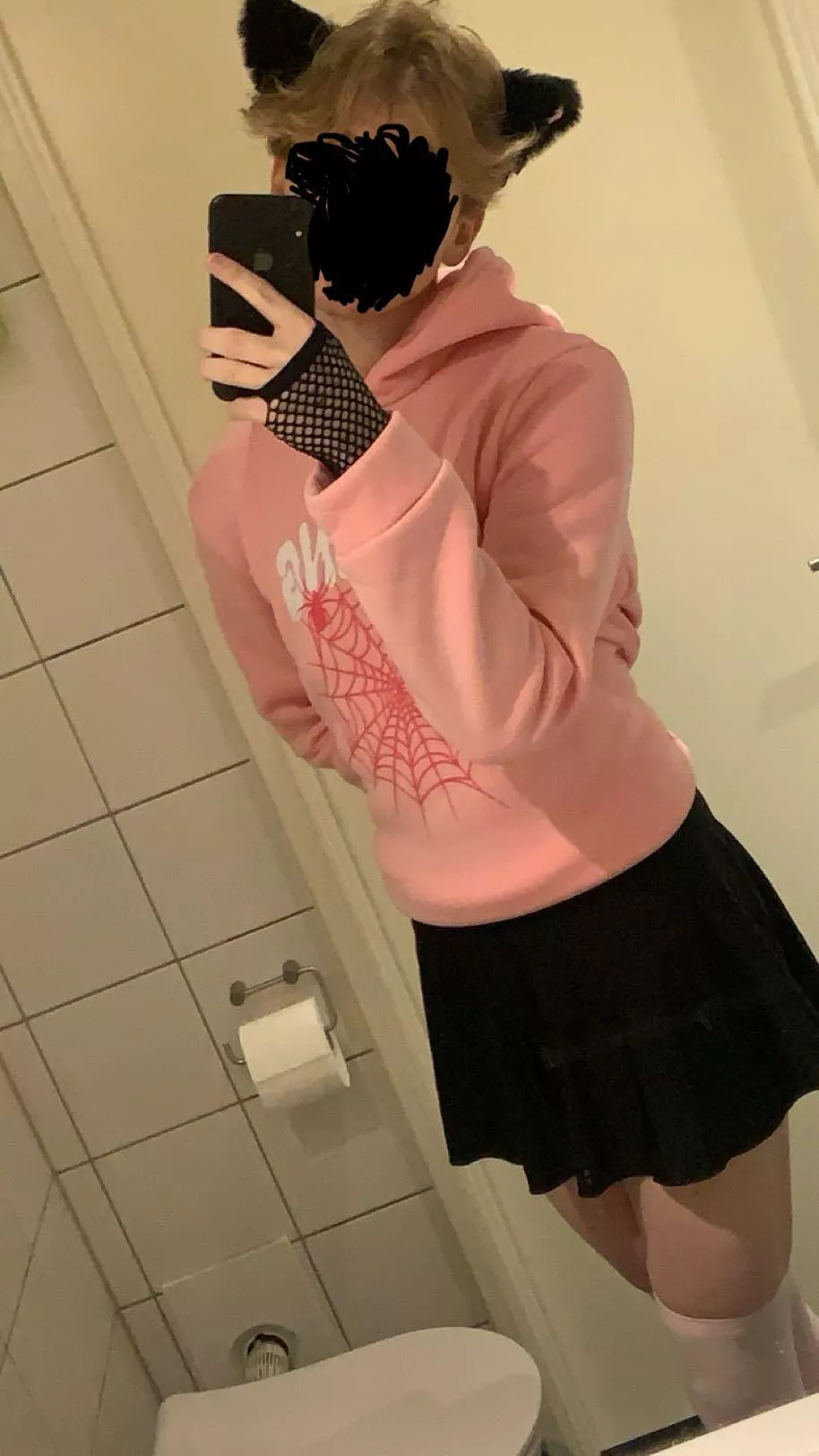 Does this skirt look good on me? 🥺 posted by BunchaRandomShi