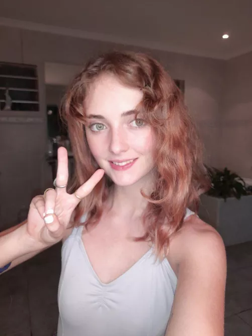 hey babe, - wouldnt mind having two of us in here, ready for a third F18 by pleasurexloli6