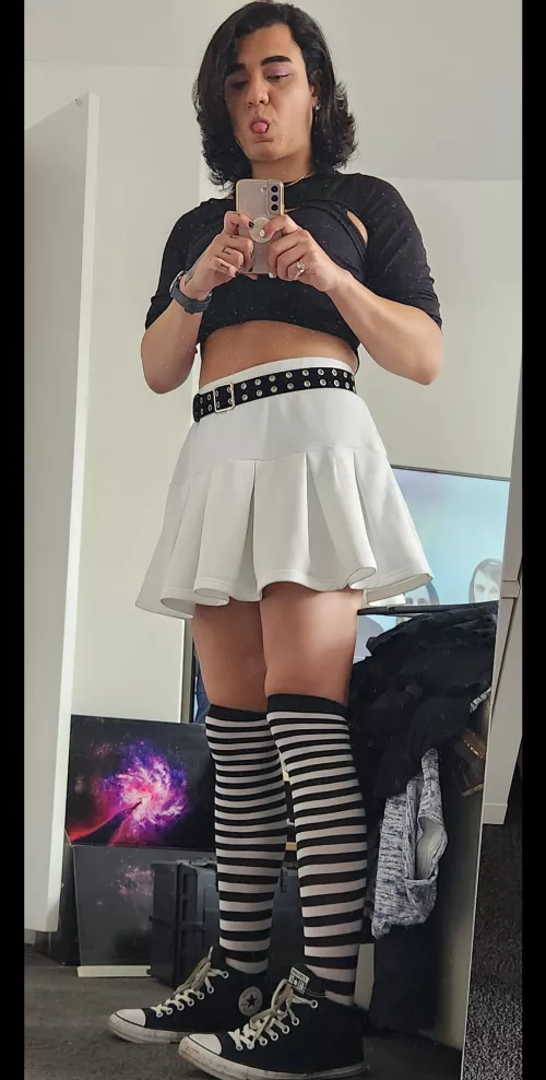 Hey y'all, hope you're having a good day :3 by Unspecifiedlegume