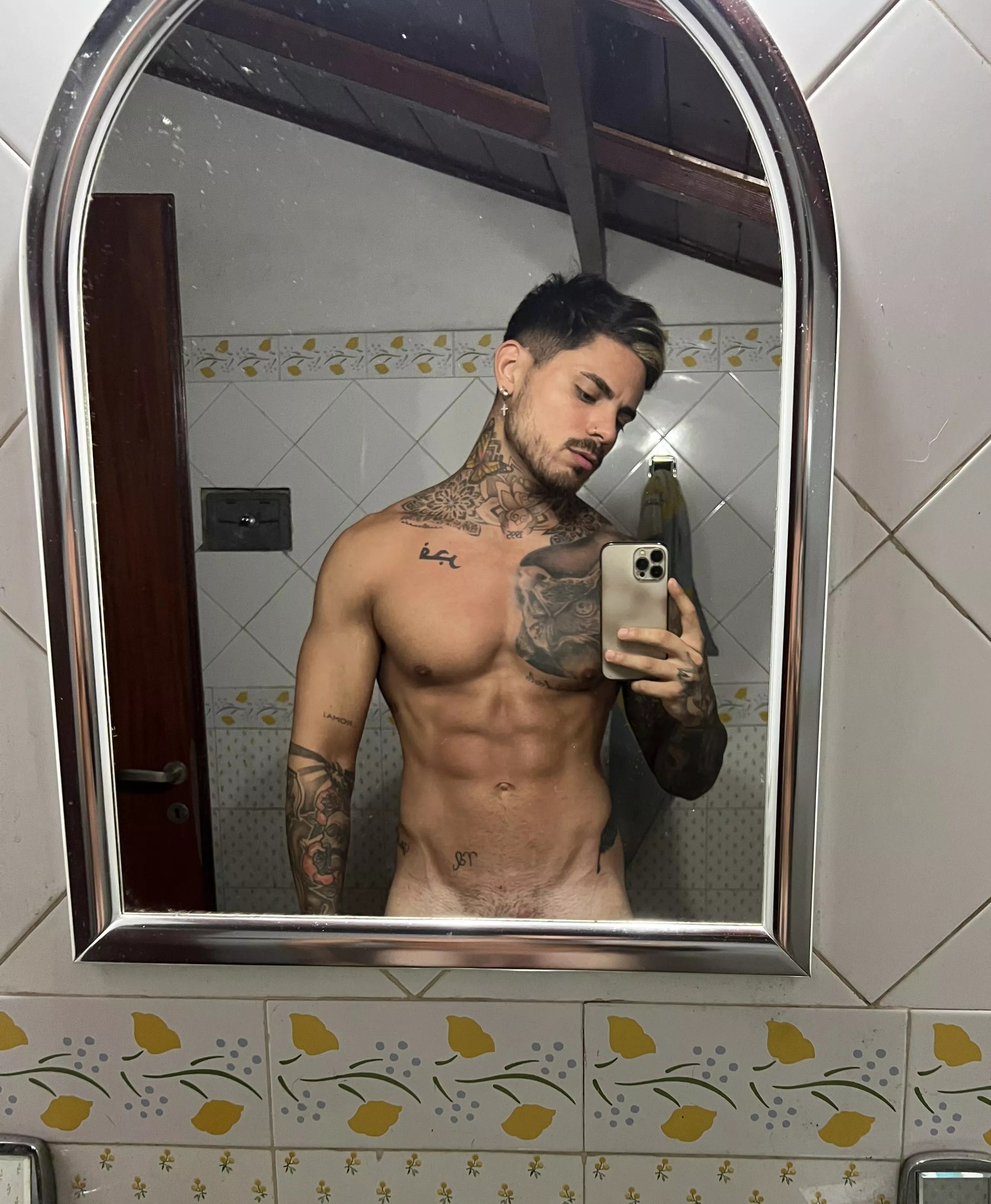 Hi (28) posted by Demdemdem27