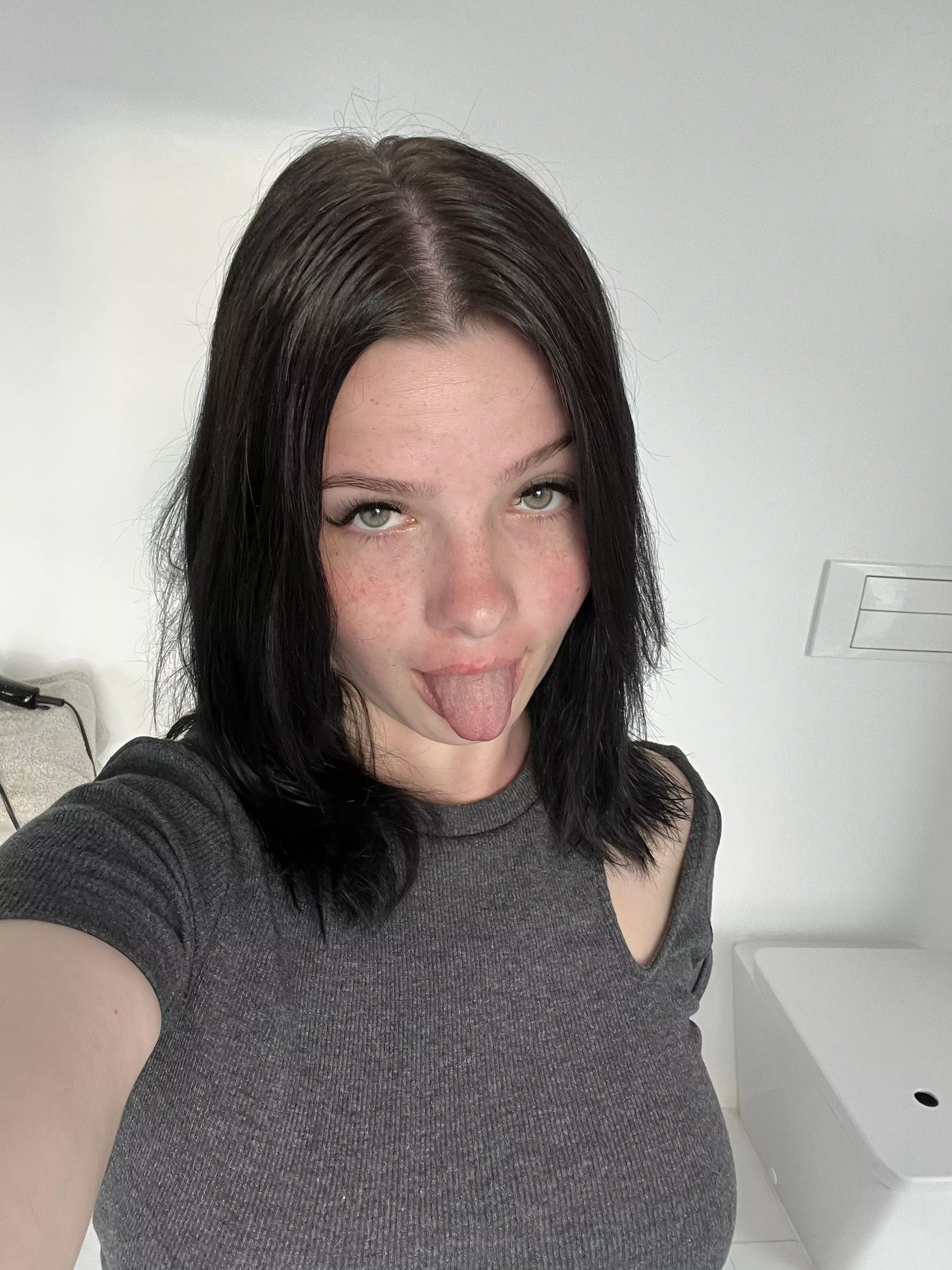 hiiiyaaaa hehe posted by Solace_Girl